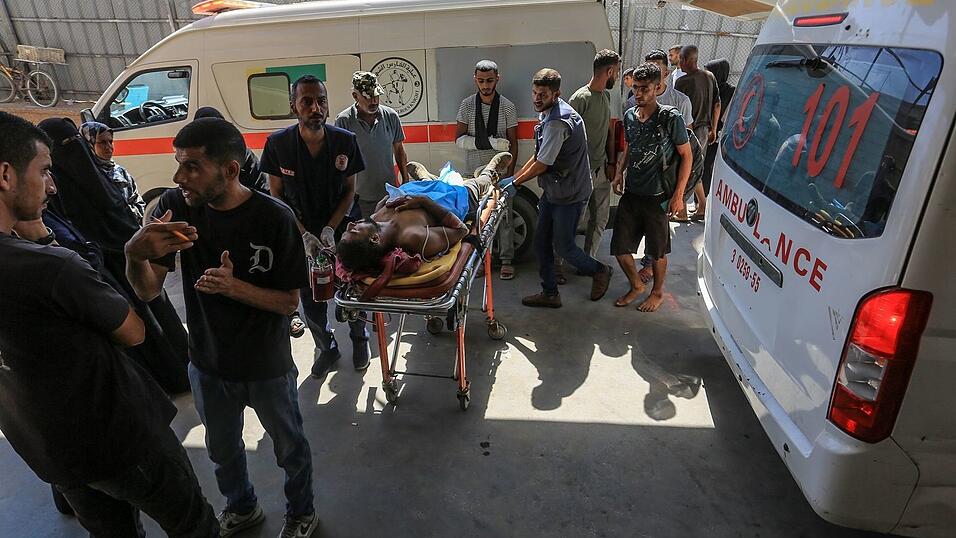 Verletzte werden in Nasser-Krankenhaus eingeliefert. (Archivbild)