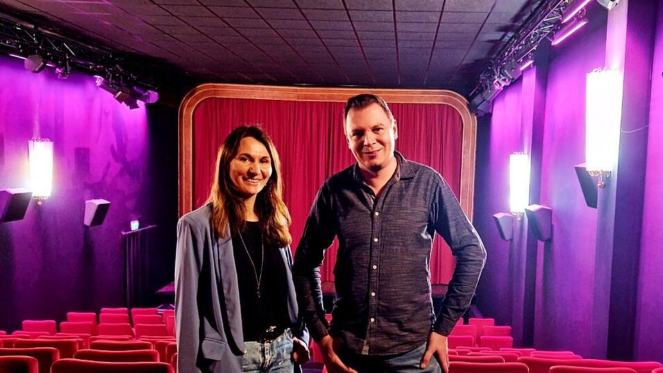 Die beiden Moderatoren, Claudia Lorenz von NiederbayernTV und Johannes B&auml;umel von der Landauer Zeitung, f&uuml;hlen den B&uuml;rgermeisterkandidaten nicht nur bei eigenen Fragen zu verschiedenen Themenschwerpunkten auf den Zahn. Sie geben auch Fragen der Leser und Zuschauer direkt weiter.&nbsp;