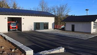 Die Au&szlig;enanlagen runden das 1,2 Millionen Euro teure Projekt ab. Die Feuerwehr Kirchenrohrbach verf&uuml;gt damit &uuml;ber ein modernes Ger&auml;rtehaus mit Lagerkapazit&auml;ten und Aufenthaltsr&auml;umen. Am 20. und 21. Juni wird die Segnung gefeiert.