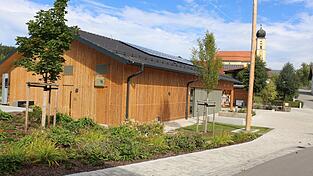 Dorfhaus Harrling: Der Eigenanteil der Gemeinde lag bei 2,4 Millionen Euro. Dorfhaus Harrling: Der Eigenanteil der Gemeinde lag bei 2,4 Millionen Euro.