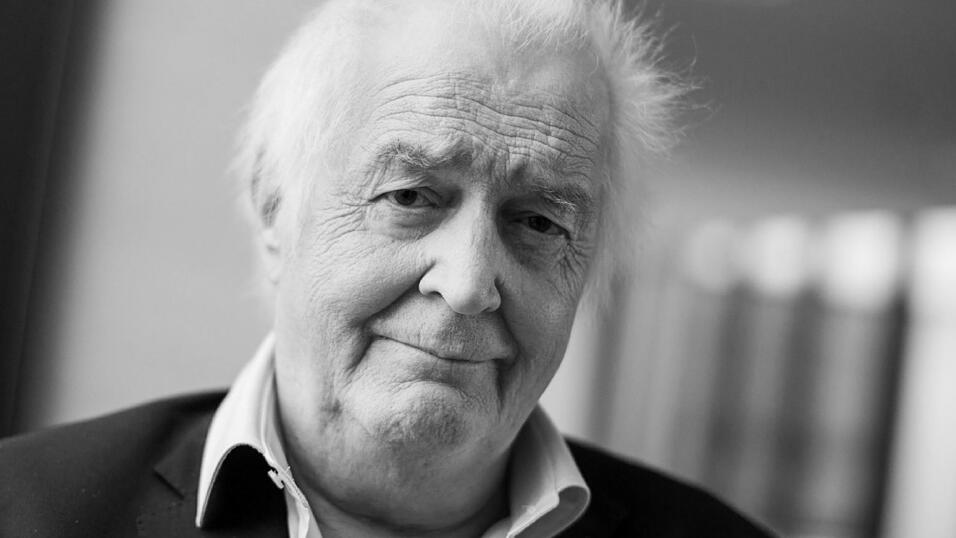 Der schwedische Schriftsteller Henning Mankell ist tot. Er erlag im Alter von 67 Jahren seinem Krebsleiden. Der schwedische Schriftsteller Henning Mankell ist tot. Er erlag im Alter von 67 Jahren seinem Krebsleiden.