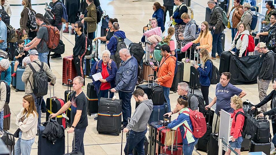 Wer von Berlin aus in den Urlaub fliegen will, braucht zurzeit vor allem eines: Geduld.