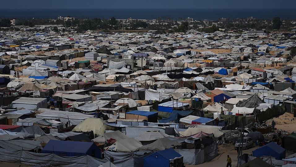 Zeltlager in der sogenannten humanitären Zone im Süden des Gazastreifens. (Archivbild)