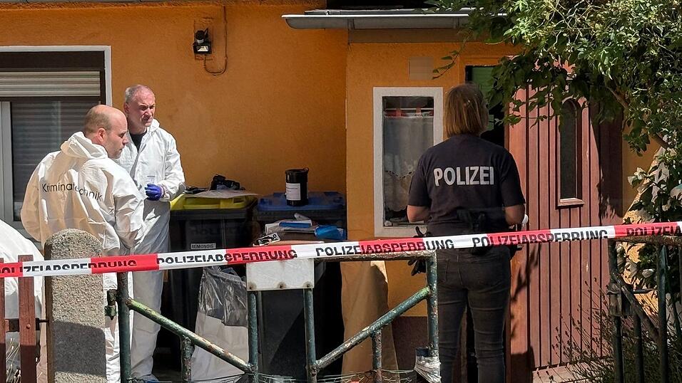 Die Spurensicherung ist im Einsatz. Es geht um den Verdacht eines T&ouml;tungsdeliktes.