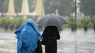 Nass und mit Temperaturen unter 25 Grad geht der Juli in Deutschland zu Ende.