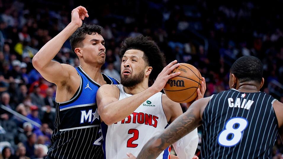 Tristan da Silva (l) konnte Cade Cunningham nicht aufhalten.