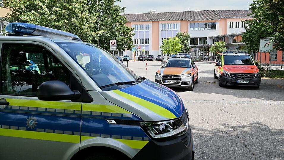 Zwei Mädchen wurden bei der Tat schwer verletzt. Zwei Mädchen wurden bei der Tat schwer verletzt.