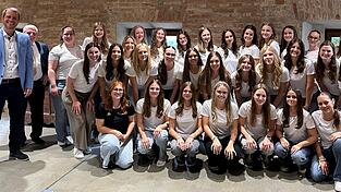 Das Jugend- und Juniorenteam des SSC wurde für die deutsche Meisterschaft geehrt.