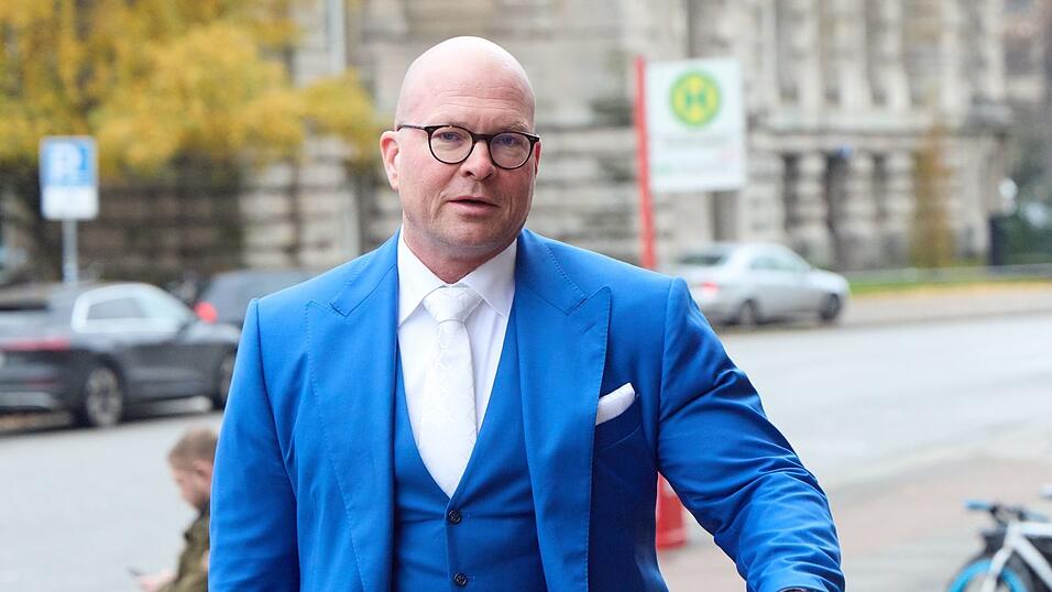 Der Verteidiger des israelischen Angeklagten, Sascha B&ouml;ttner, sieht im Leiter der Sicherheitsfirma die zentrale Figur.