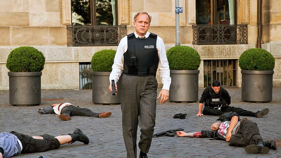 Leichen, Leichen, Leichen: Kommissar Felix Murot als LKA-Ermittler (Ulrich Tukur) in einer Szene der &laquo;Tatort&raquo;-Folge &laquo;Im Schmerz geboren&raquo;, die 2015 einen Grimme-Preis bekam. (Archivbild)