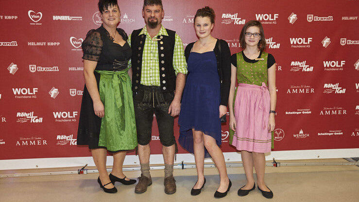 Die Metzgerzunft hat am Samstagabend in die Joseph-von-Fraunhofer-Halle eingeladen. Die Metzgerzunft hat am Samstagabend in die Joseph-von-Fraunhofer-Halle eingeladen.