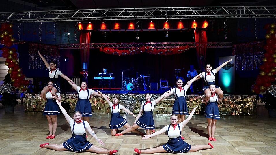 Mit dem SPD-Ball wurde am Samstag die Ballsaison in Straubing eröffnet. Mit dem SPD-Ball wurde am Samstag die Ballsaison in Straubing eröffnet.