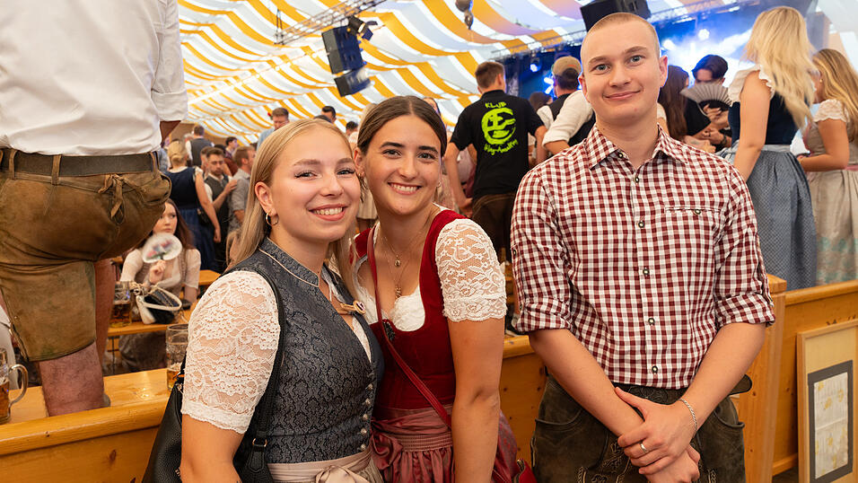 Die Partybilder vom Freitag, 16. August, aus dem Festzelt Nothaft. Die Partybilder vom Freitag, 16. August, aus dem Festzelt Nothaft.