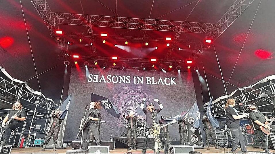 An der Wackingerstage beim Wacken Open Air: Mit Markus Neumeier und Harald Hemauer spielen zwei ehemalige Pinkofener mit ihrer Band „Seasons in Black“ auf dem legendären Festival.