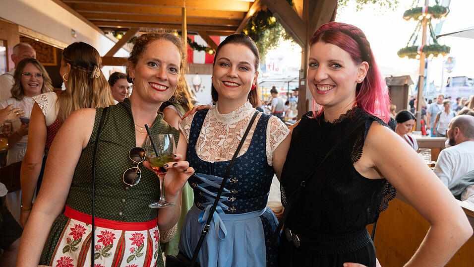 Die Partybilder vom Montag, 21. August 2023, aus dem Festzelt Krönner. Die Partybilder vom Montag, 21. August 2023, aus dem Festzelt Krönner.