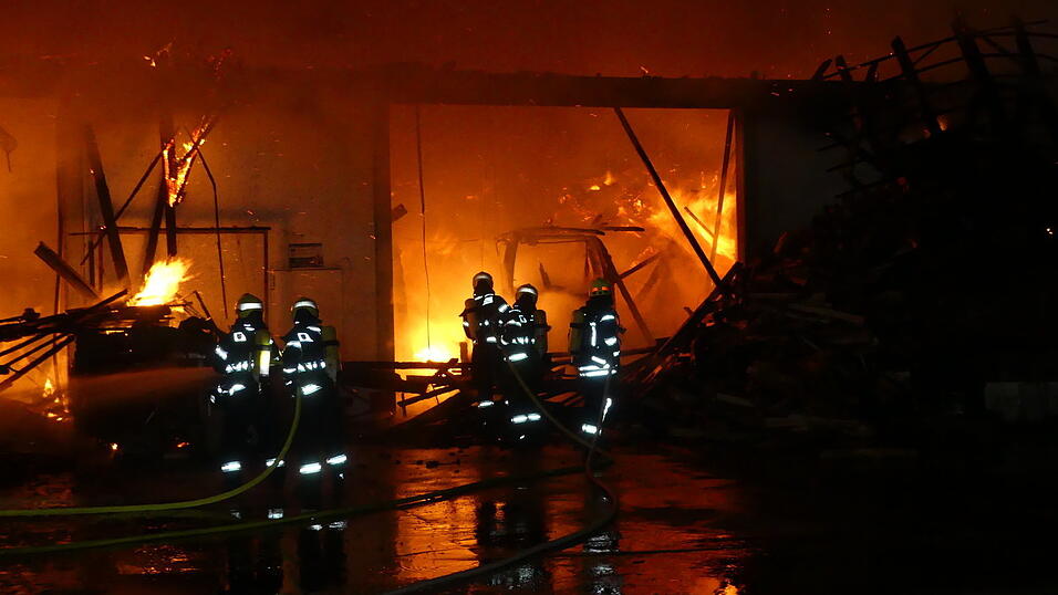 Bei dem Brand wurde niemand verletzt. Bei dem Brand wurde niemand verletzt.