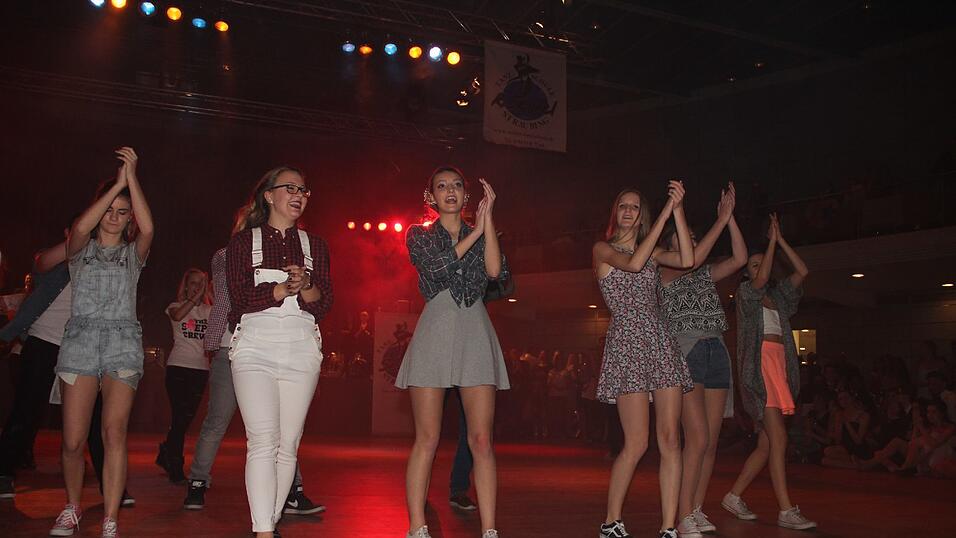 Die Bilder vom Abschlussball der Tanzschule Seidel in der Fraunhofer-Halle am 28. November. Die Bilder vom Abschlussball der Tanzschule Seidel in der Fraunhofer-Halle am 28. November.