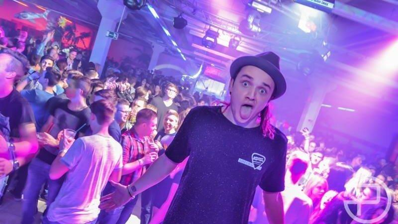 Gleich bei der Eröffnung platzte die neue Diskothek Peggy P. aus allen Nähten. Gleich bei der Eröffnung platzte die neue Diskothek Peggy P. aus allen Nähten.