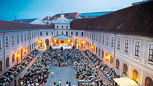 Der Brunnenhof der Residenz bei einem Konzert in der Vor-Corona-Zeit.