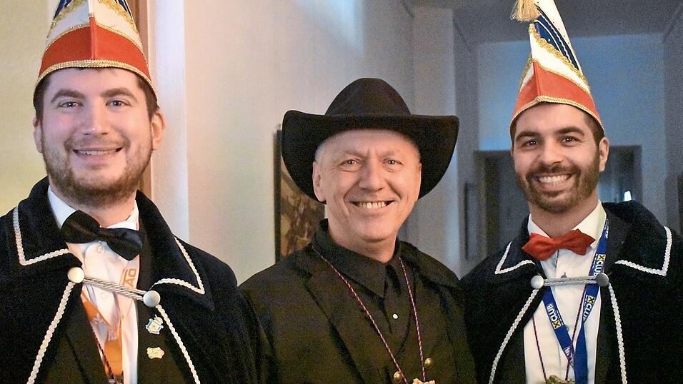 Auf ihren Schultern ruht viel Verantwortung rund um den Rosenmontag: Pr&auml;sident Sebastian Eggerbauer (links), sein Vize Florian Zehetbauer (rechts) und B&uuml;rgermeister Josef Reff.