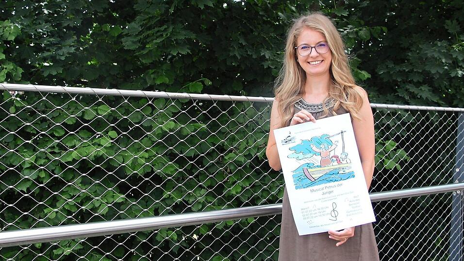 Die Auff&uuml;hrungen des Bibelmusicals 'Petrus der J&uuml;nger' mussten wegen der Pandemie mehrmals verschoben werden. Regisseurin Julia Wenzl pr&auml;sentiert das St&uuml;ck, an dem insgesamt 45 Darsteller mitwirken, nun am 1., 2. und 3. Juli in der Aula des Benedikt-Stattler-Gymnasiums.