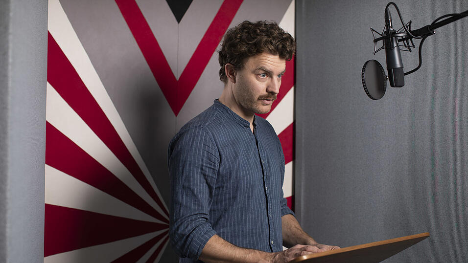 Schauspieler Friedrich M&uuml;cke, unter anderem bekannt aus dem Film &bdquo;Ballon&ldquo;, hatte Spa&szlig; beim Einsprechen f&uuml;rs H&ouml;rbuch: &bdquo;Ich war frei, in dem, was ich tun konnte.&ldquo;