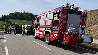 Bei dem Unfall wurde eine Person schwerer verletzt. Bei dem Unfall wurde eine Person schwerer verletzt.