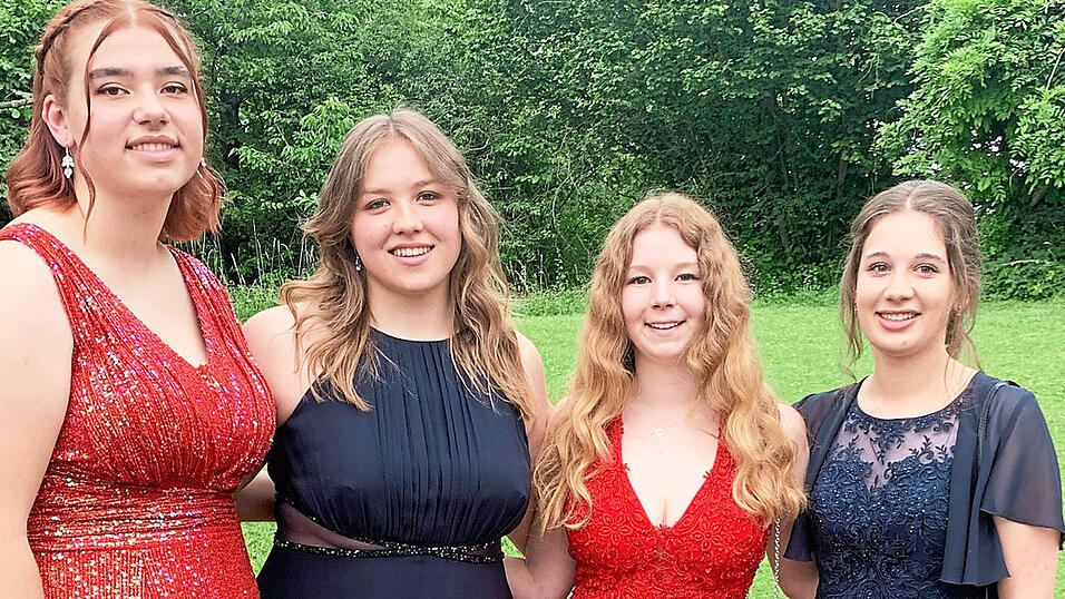Viermal 1,0 am Maristen-Gymnasium: (v.l.) Annika Burger, Rebecca Breu, Luisa Mayer und Nina Weindl.