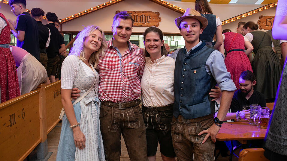 Die Partybilder vom Mittwoch, 13. August, aus dem Festzelt Nothaft. Die Partybilder vom Mittwoch, 13. August, aus dem Festzelt Nothaft.