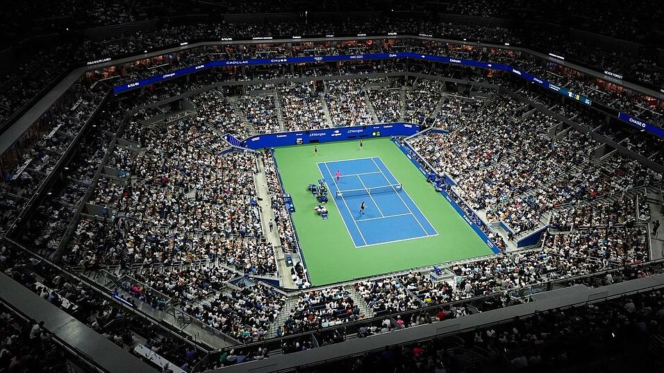 Die Zuschauer im Arthur Ashe Stadium werden Ben Shelton zujubeln. Die Zuschauer im Arthur Ashe Stadium werden Ben Shelton zujubeln.