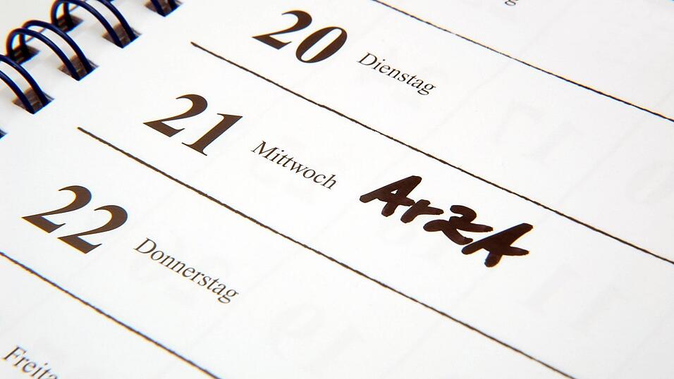 Solange Fach&auml;rzte f&uuml;r dieselbe Leistung je nach Versicherung unterschiedlich honoriert werden, bleibt jede Reform der Terminvergabe Staumanagement.