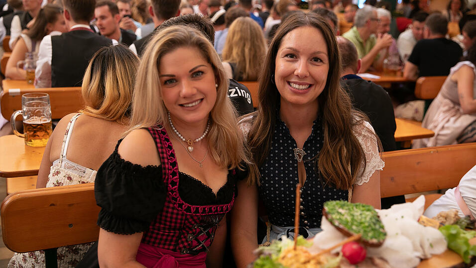 Die Partybilder vom Samstag, 9. August, aus dem Festzelt Nothaft. Die Partybilder vom Samstag, 9. August, aus dem Festzelt Nothaft.