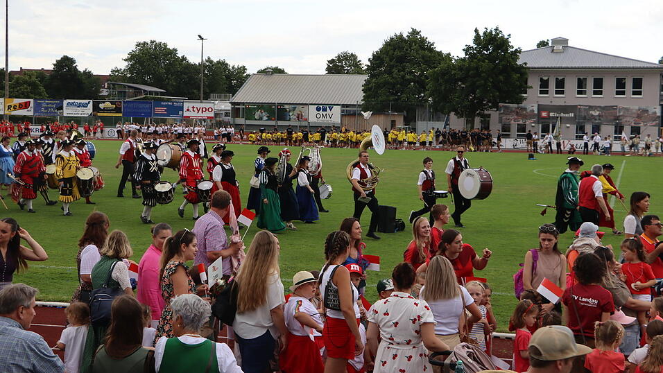 Am Freitag startete das Landauer Volksfest.