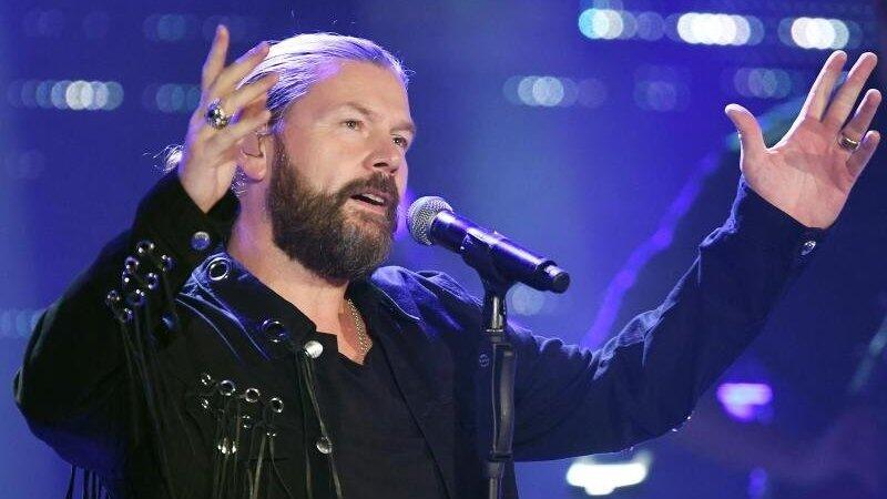 'The Voice'-Juror und Ex-Sänger von 'Reamonn' Rea Garvey wird auf Rock im Park 2020 hinter das Mikrofon zurückkehren und in Nürnberg die Bühne entern. 'The Voice'-Juror und Ex-Sänger von 'Reamonn' Rea Garvey wird auf Rock im Park 2020 hinter das Mikrofon zurückkehren und in Nürnberg die Bühne entern.