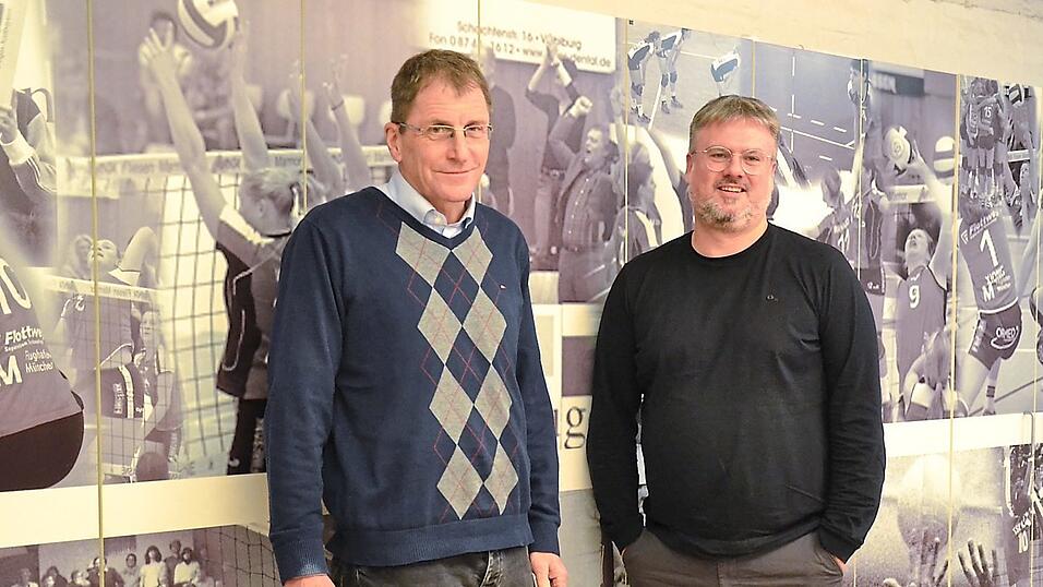 Christian D&uuml;sel Vizepr&auml;sident f&uuml;r Leistungssport (links) und Gesch&auml;ftsf&uuml;hrer Andr&eacute; Wehnert halten die organisatorischen F&auml;den der Raben-Profimannschaften in der Hand.