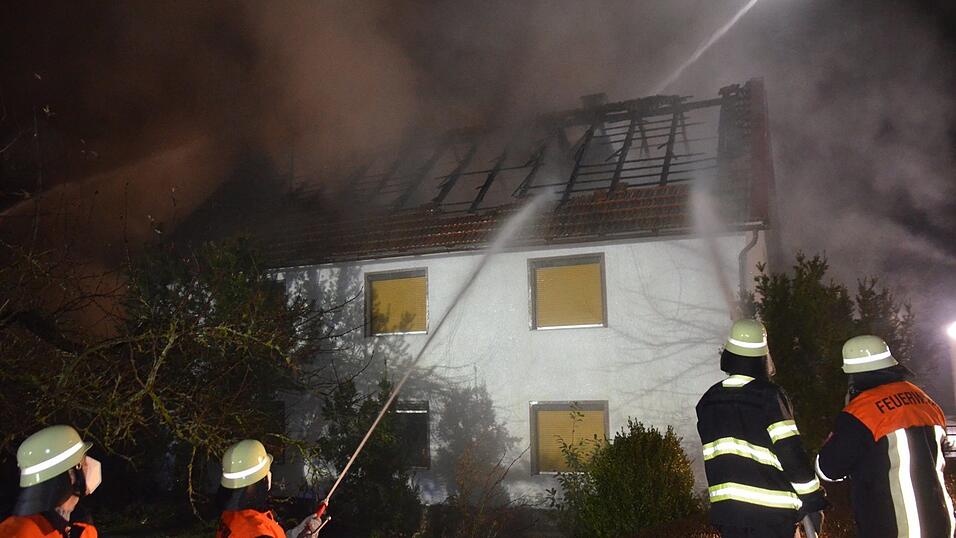 In einem Haus in Untergraßlfing hat es gebrannt. In einem Haus in Untergraßlfing hat es gebrannt.