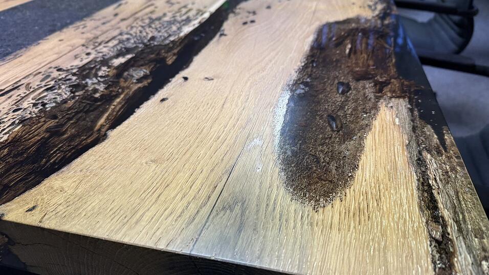 Neues Leben f&uuml;r einen alten Baum: Ein Tisch.