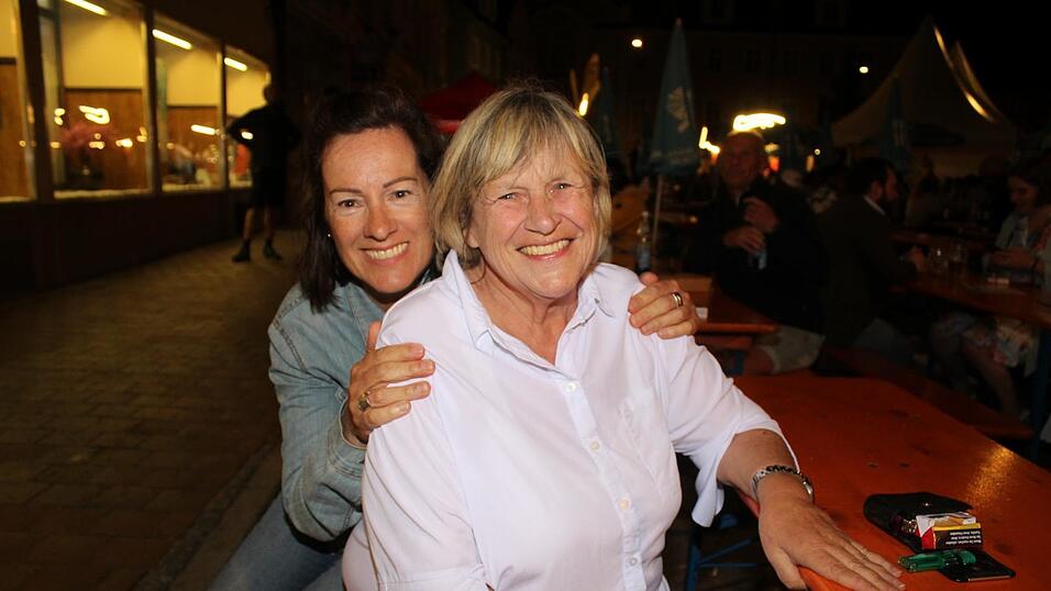 Viele Landshuter genossen ihren Freitagabend auf dem Bismarckplatzfest.