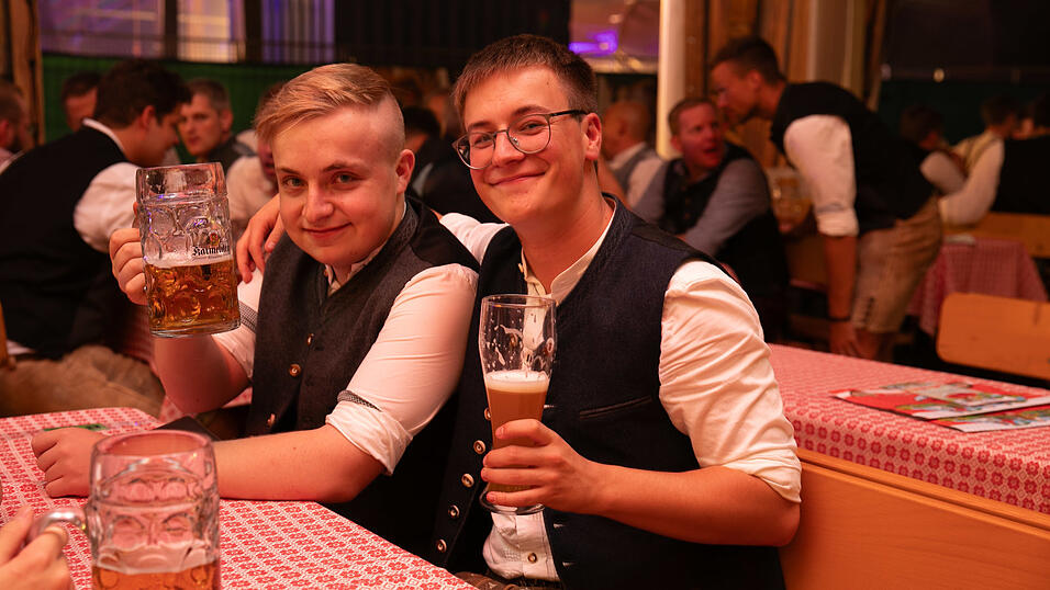 Die Partybilder vom Samstag, 9. August, aus dem Festzelt Greindl. Die Partybilder vom Samstag, 9. August, aus dem Festzelt Greindl.