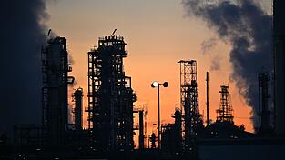 Die Kapazit&auml;ten der europ&auml;ischen Raffinerien sollen voll genutzt werden, schreibt die EU-Kommission. (Symbolbild)