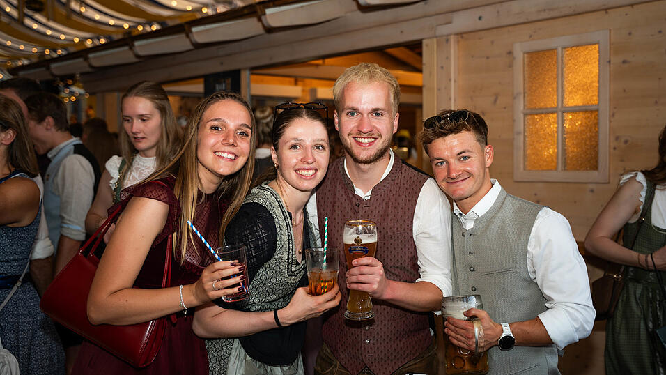 Die Partybilder vom Samstag, 15. August, aus dem Festzelt Reisinger. Die Partybilder vom Samstag, 15. August, aus dem Festzelt Reisinger.