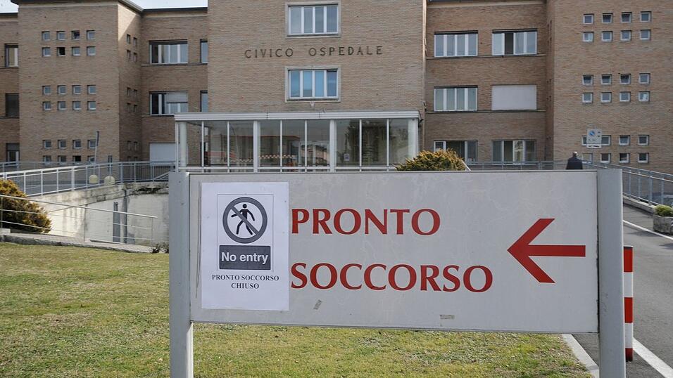 Eine Mutter und ihre Tochter starben mutma&szlig;lich an einer Lebensmittelvergiftung nach einem Weihnachtsessen. (Symbolbild)