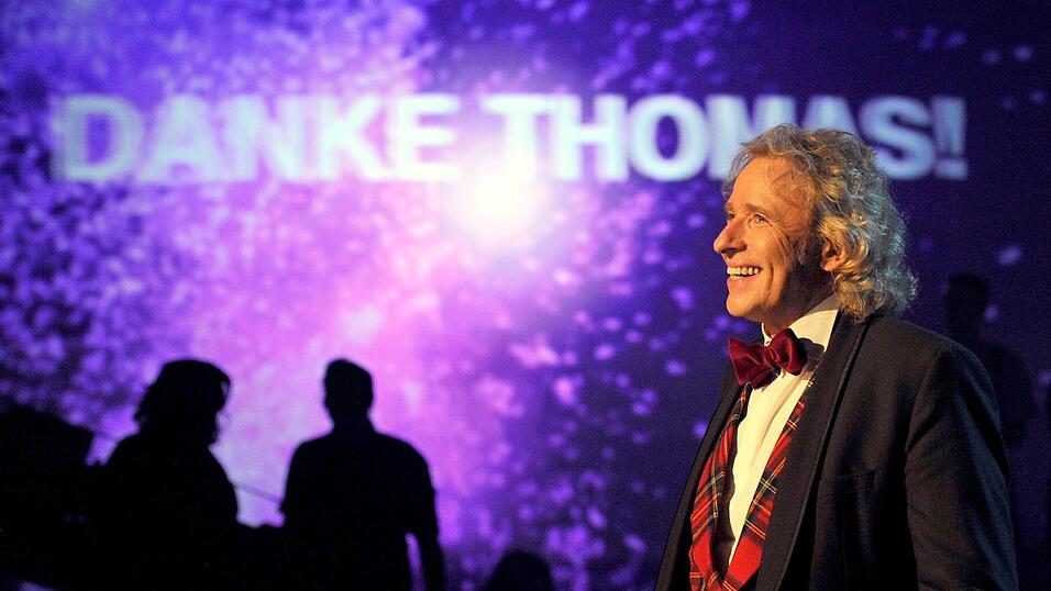 2011 wurde Gottschalk zum zweiten Mal als «Wetten, dass..?»-Moderator verabschiedet. 2011 wurde Gottschalk zum zweiten Mal als «Wetten, dass..?»-Moderator verabschiedet.