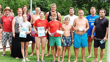 Bei der Jubil&auml;umsfeier der &bdquo;FreizeitWelle&ldquo; wurde die &bdquo;schnellste Badehose&ldquo; gefunden.