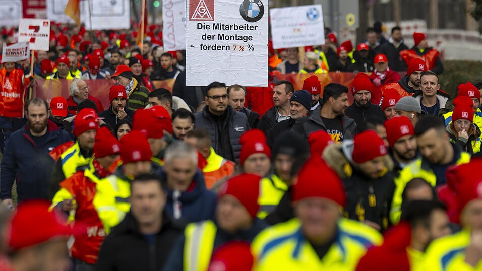 IG Metall ruft Mitarbeiter auf, auch am Donnerstag ihre Arbeit ruhen zu lassen. (Symbolbild) IG Metall ruft Mitarbeiter auf, auch am Donnerstag ihre Arbeit ruhen zu lassen. (Symbolbild)