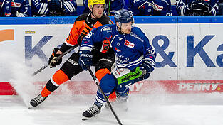 Tim Brunnhuber (rechts) hat sich für die kommende Saison mit den Straubing Tigers viel vorgenommen.