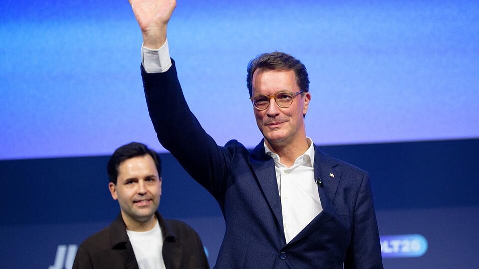 Wüst wurde mit langem Applaus von der JU empfangen. Wüst wurde mit langem Applaus von der JU empfangen.