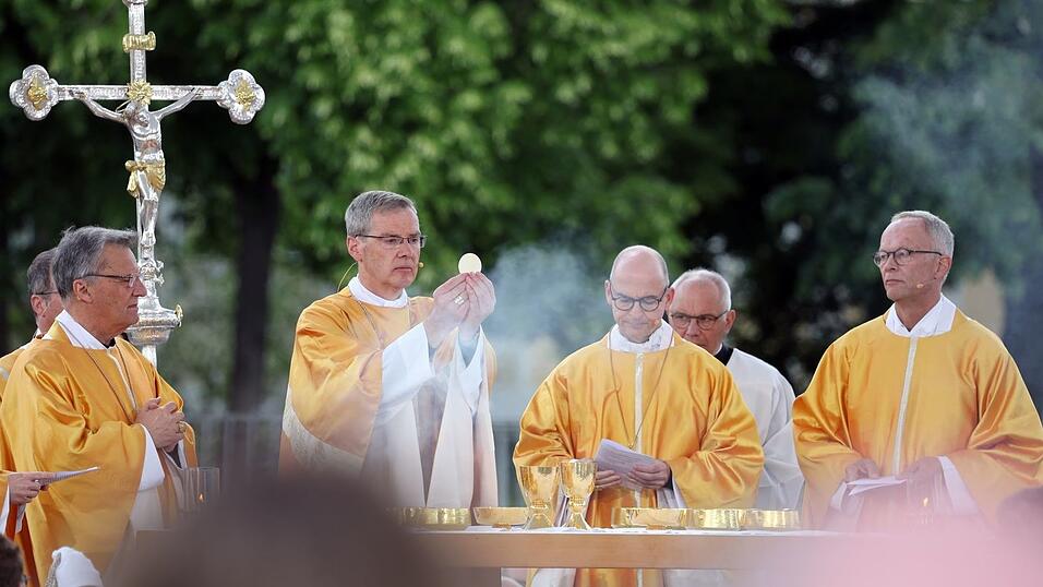 Zum Schlussgottesdienst kamen tausende Menschen.