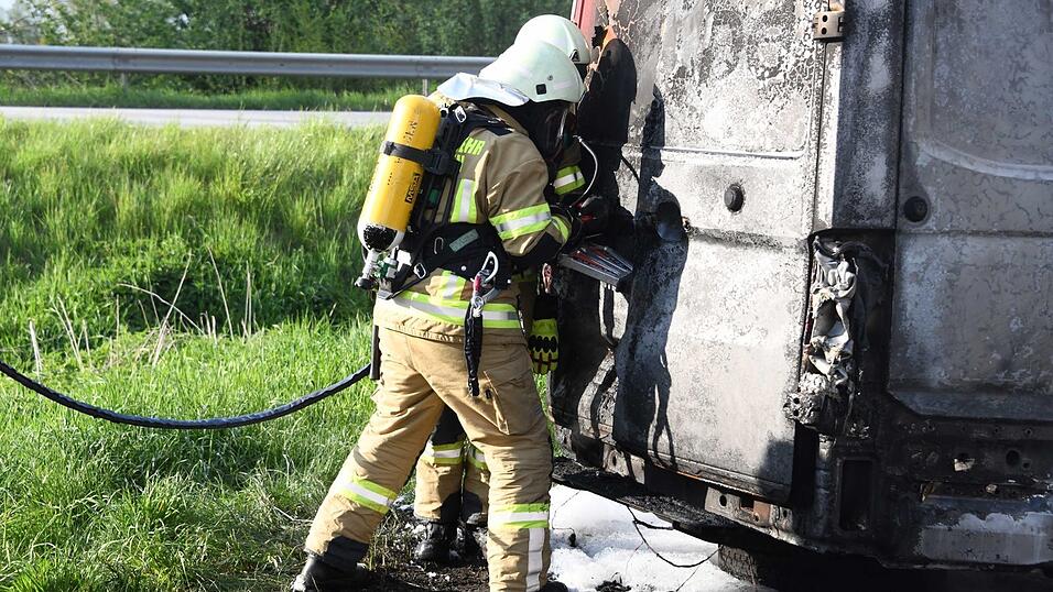 Ein technischer Defekt war die Ursache für den Brand des Sprinters.