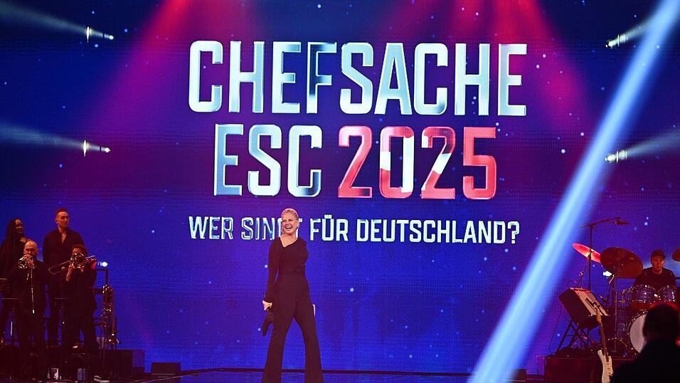 Mit einer knappen Viertelstunde Verspätung verabschiedete Moderatorin Barbara Schöneberger die Zuschauer aus der Liveshow.